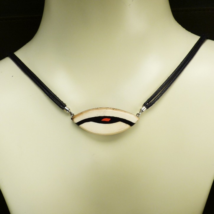 Mammut-Collier mit Koralle