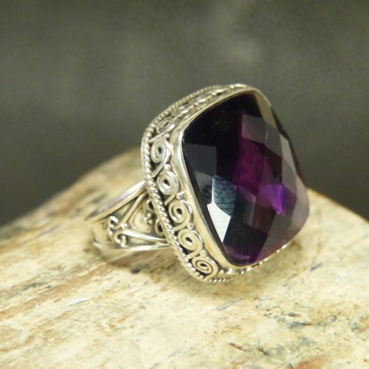 Silberring mit facettiertem Amethyt W 18,8