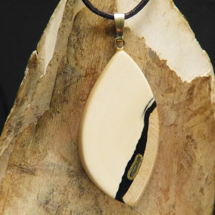 Anhänger mit Jade
