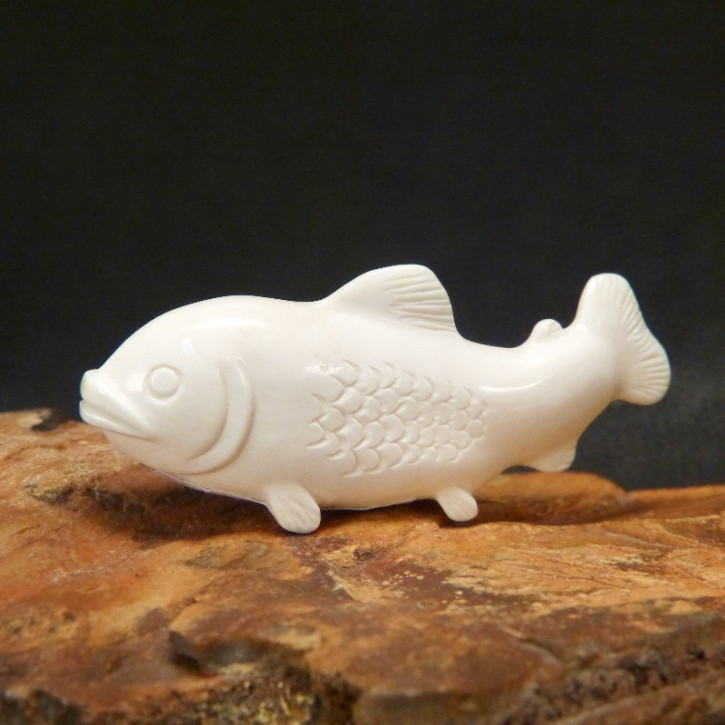 Fisch fein geschnitzt