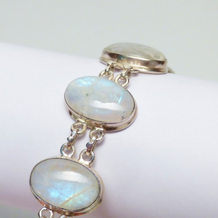 Silberarmband mit Mondsteinen