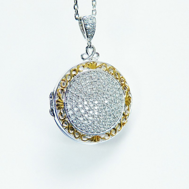 edles Medaillon mit Zirkonia