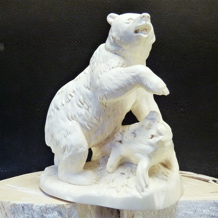 Großer Bär aus Mammut-Elfenbein