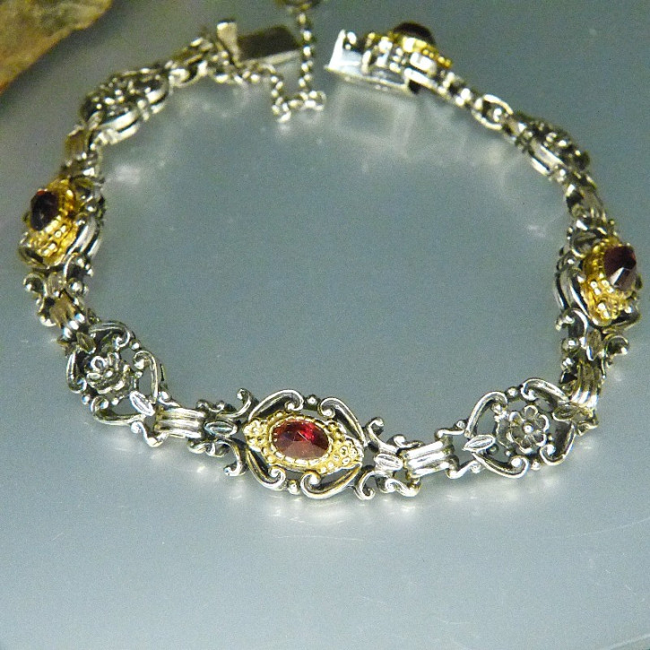 Silberarmband mit Granat