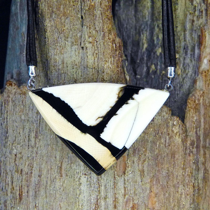 Mammut-Collier fein gemasert