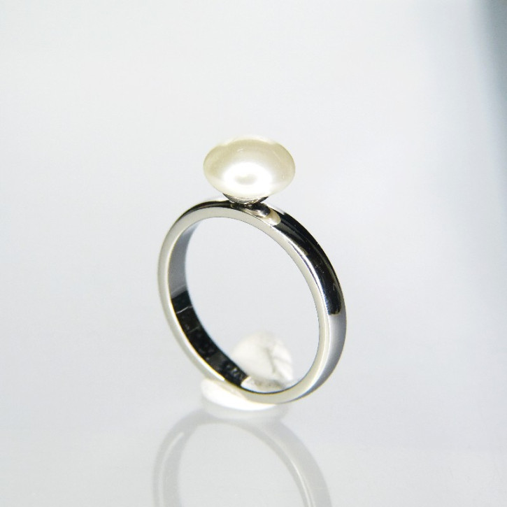 Edelstahlring mit "Perle"