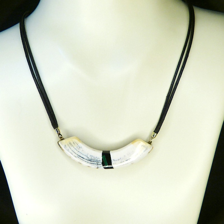 lebhaftes Bogencollier mit Malachit