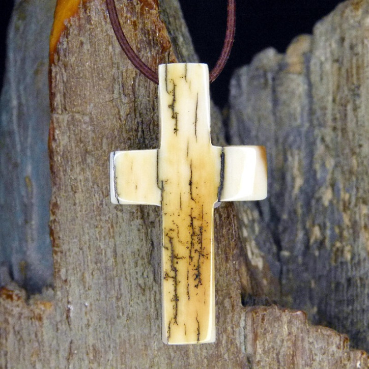 Mammut-Kreuz mit brauner Färbung