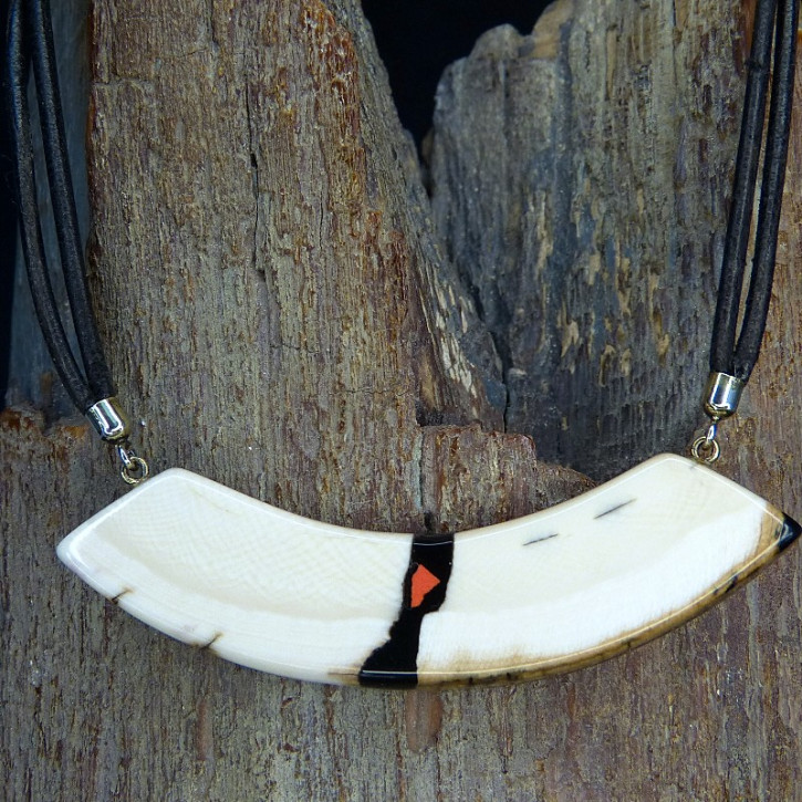 Mammut Bogencollier mit Koralle