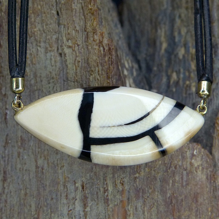 Mammut-Collier mit feiner Maserung