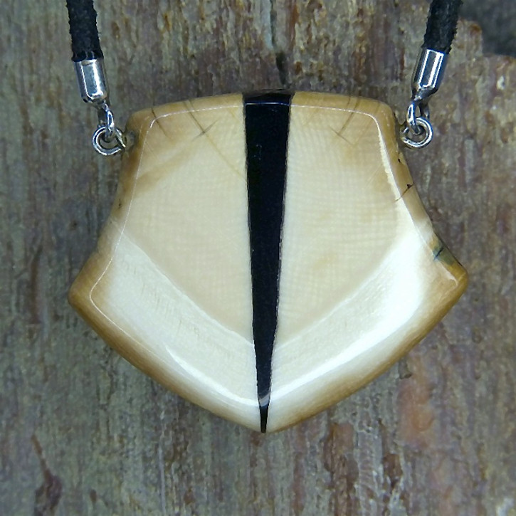 Mammut-Collier mit braunen Färbungen