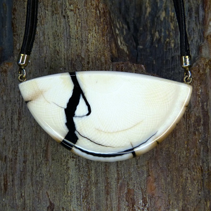 Mammut-Collier fein gemasert