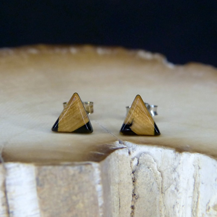 kleine Mammut-Ohrstecker braun