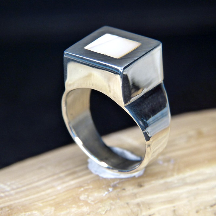 Silberring mit Perlmutt W17,8