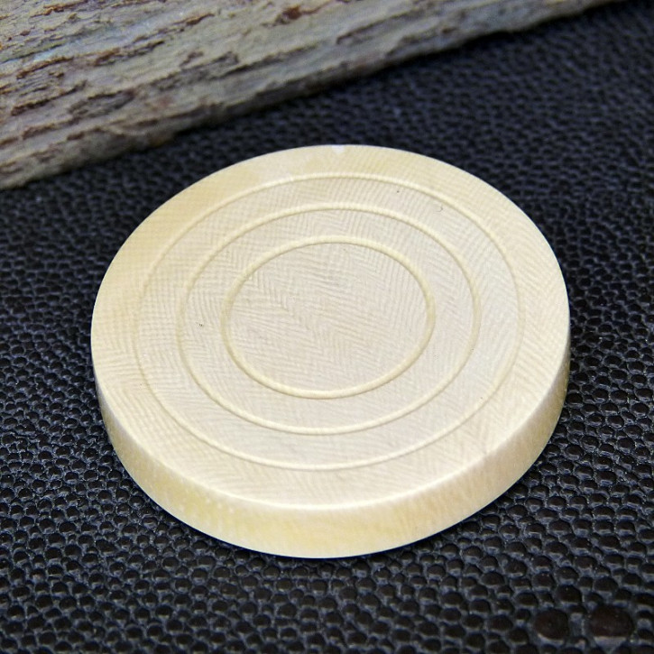 Carrom-Striker aus Mammutelfenbein