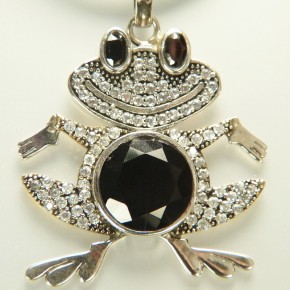 Silberanhänger "Frosch" mit Weißtopasen und Onix