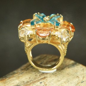 auffälliger Ring mit Zirkonia W17,8
