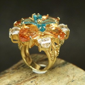 auffälliger Ring mit Zirkonia W17,8
