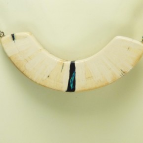 Bogen-Collier aus cremefarbenem Mammut