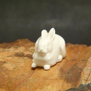 Hase sitzend