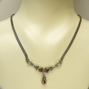 Trachtencollier aus Silber mit Granat