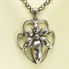 Silber-Collier im Jugendstil