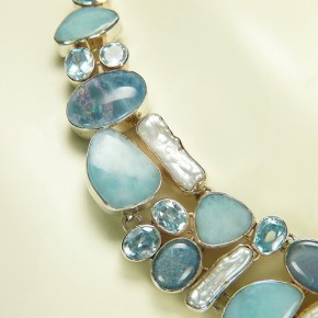 auffälliges Silbercollier mit Opal und Larimar