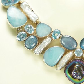 auffälliges Silbercollier mit Opal und Larimar
