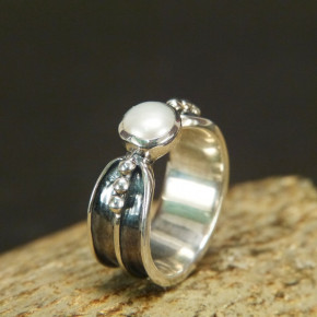 Silberring geschwärzt mit Süßwasserperle Größe 56 (Ø ca. 17,8 mm)