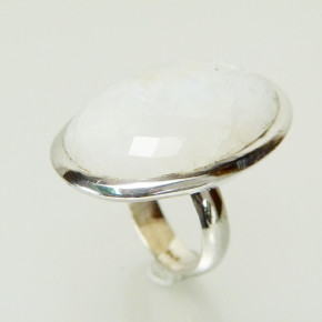 Silberring mit facettiertem Mondstein W 17,5
