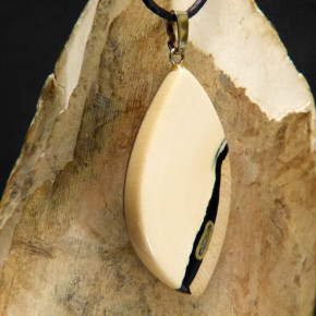 Anhänger mit Jade