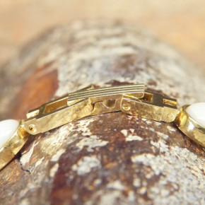 Armbanduhr mit Perlmutt