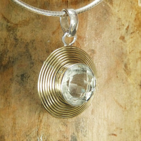 Silberanhänger mit Peridot