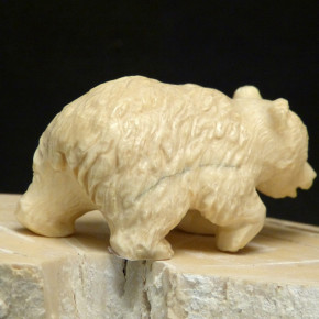 Bär aus cremigem Mammut-Elfenbein