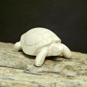 Schildkröte aus hellem Mammut-Elfenbein