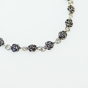 schmales Silberarmband mit Rosenmotiv