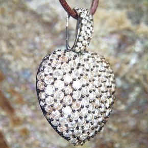 Herzanhänger aus Silber mit Zirkonia