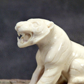 Tiger aus Mammutelfenbein