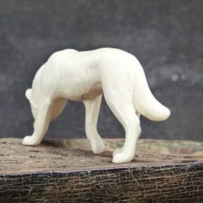 Wolf aus Mammutelfenbein