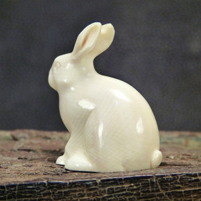 Hase sitzend