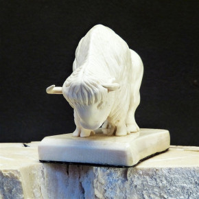 Bison aus Mammut-Elfenbein