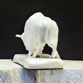Bison aus Mammut-Elfenbein
