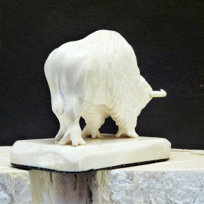 Bison aus Mammut-Elfenbein