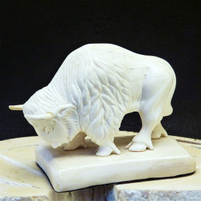 Bison aus Mammut-Elfenbein