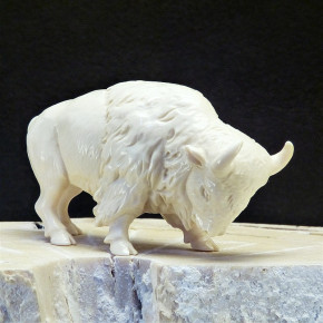 Bison aus Mammut-Elfenbein