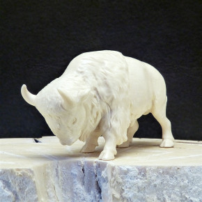 Bison aus Mammut-Elfenbein