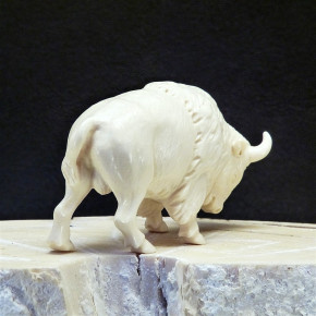 Bison aus Mammut-Elfenbein