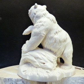 Großer Bär aus Mammut-Elfenbein