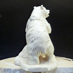 Großer Bär aus Mammut-Elfenbein