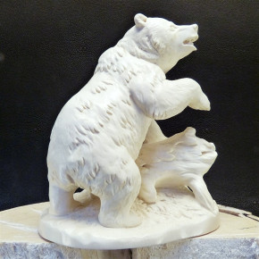 Großer Bär aus Mammut-Elfenbein